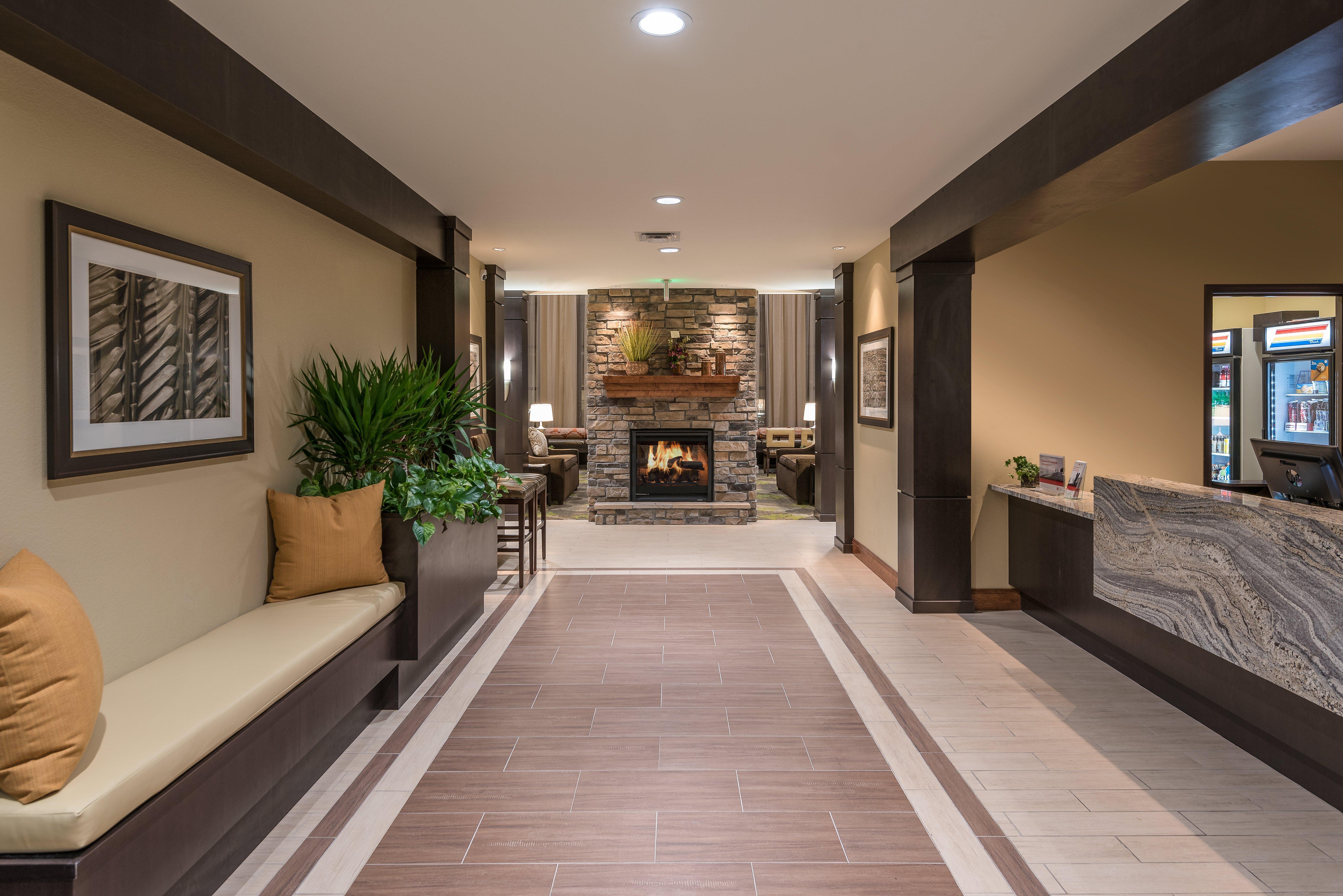 Staybridge Suites Eau Claire - Altoona By Ihg Екстериор снимка