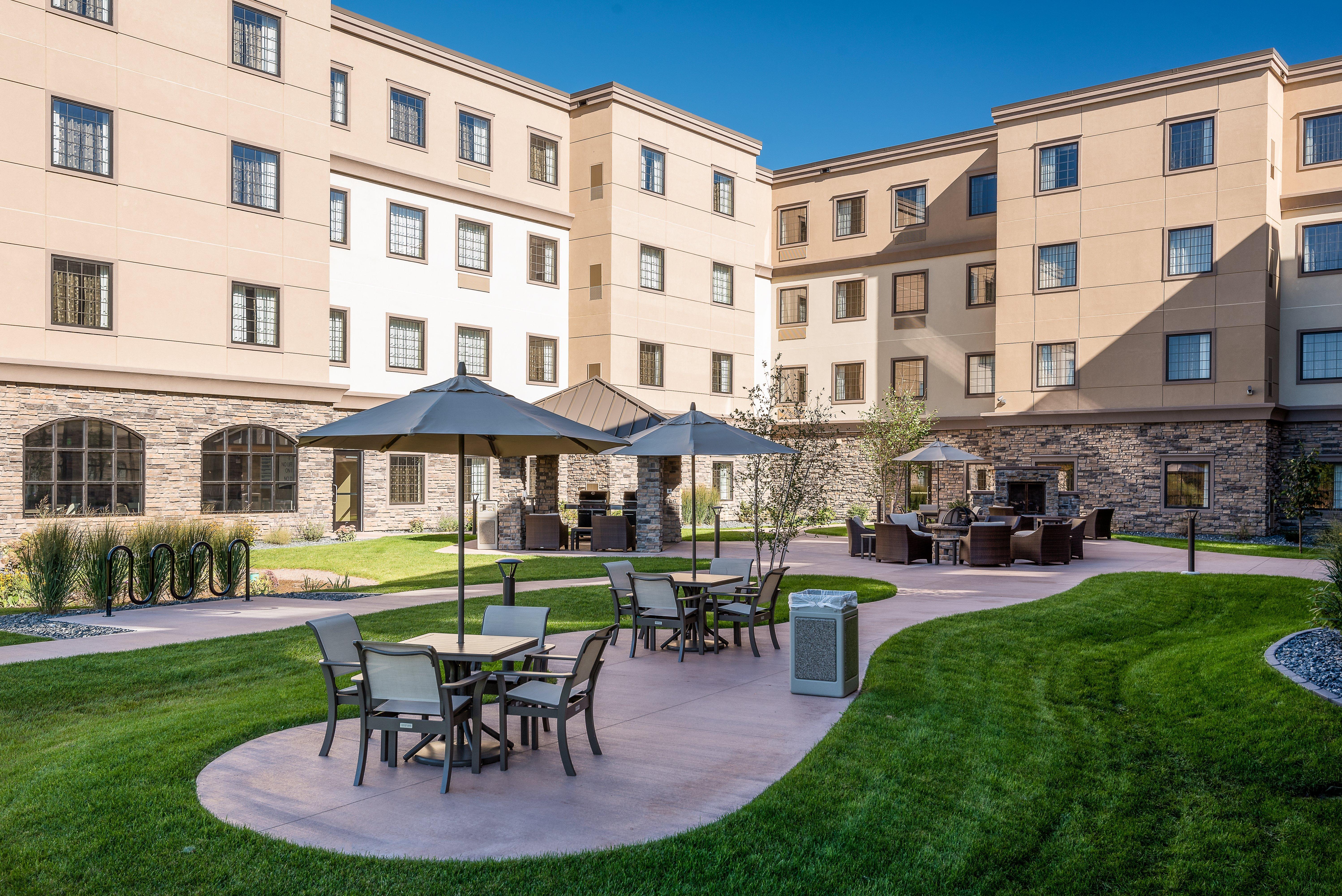 Staybridge Suites Eau Claire - Altoona By Ihg Екстериор снимка