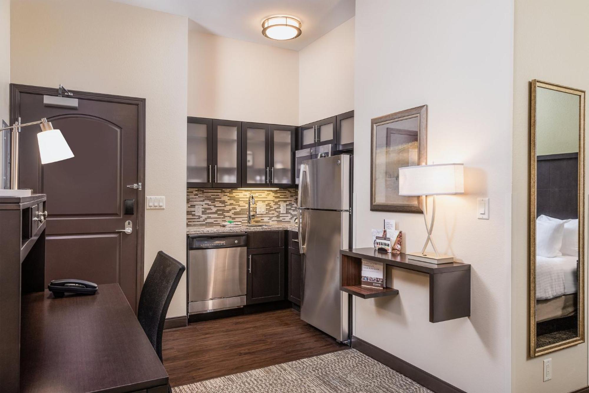 Staybridge Suites Eau Claire - Altoona By Ihg Екстериор снимка